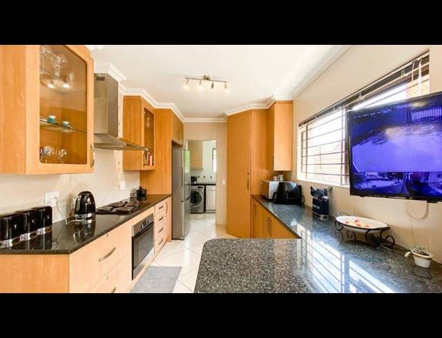 3 BEDROOM HOUSE FOR SALE IN RACEVIEW